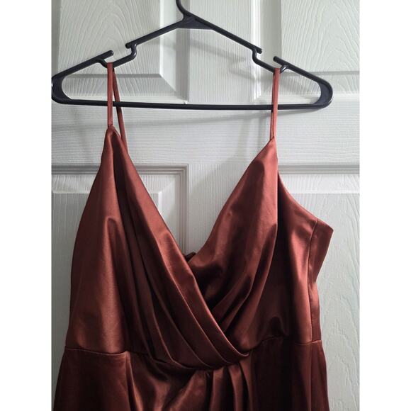 DB Studio Pleated Bodice Spaghetti Strap Satin Tulip Dress In Cinnamon 14 - Picture 5 of 14